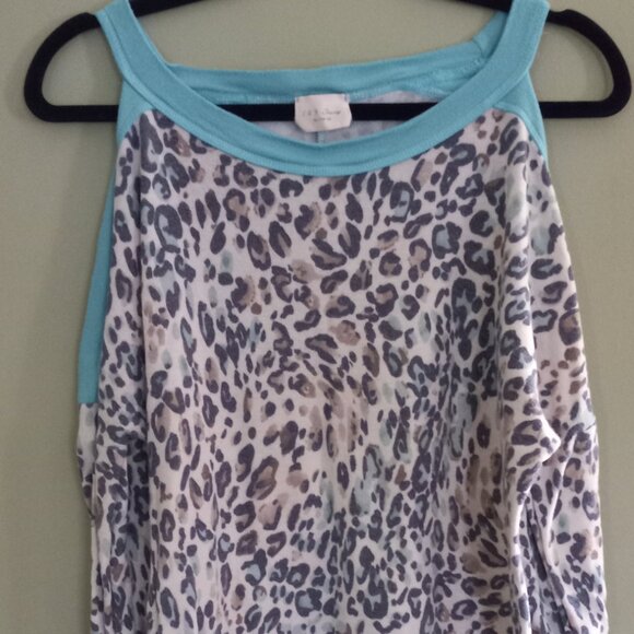 Leopard print and turquoise cold shoulder top light weight material - Picture 1 of 3